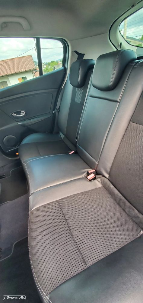 Renault Mégane 1.5 dCi Dynamique S - 8