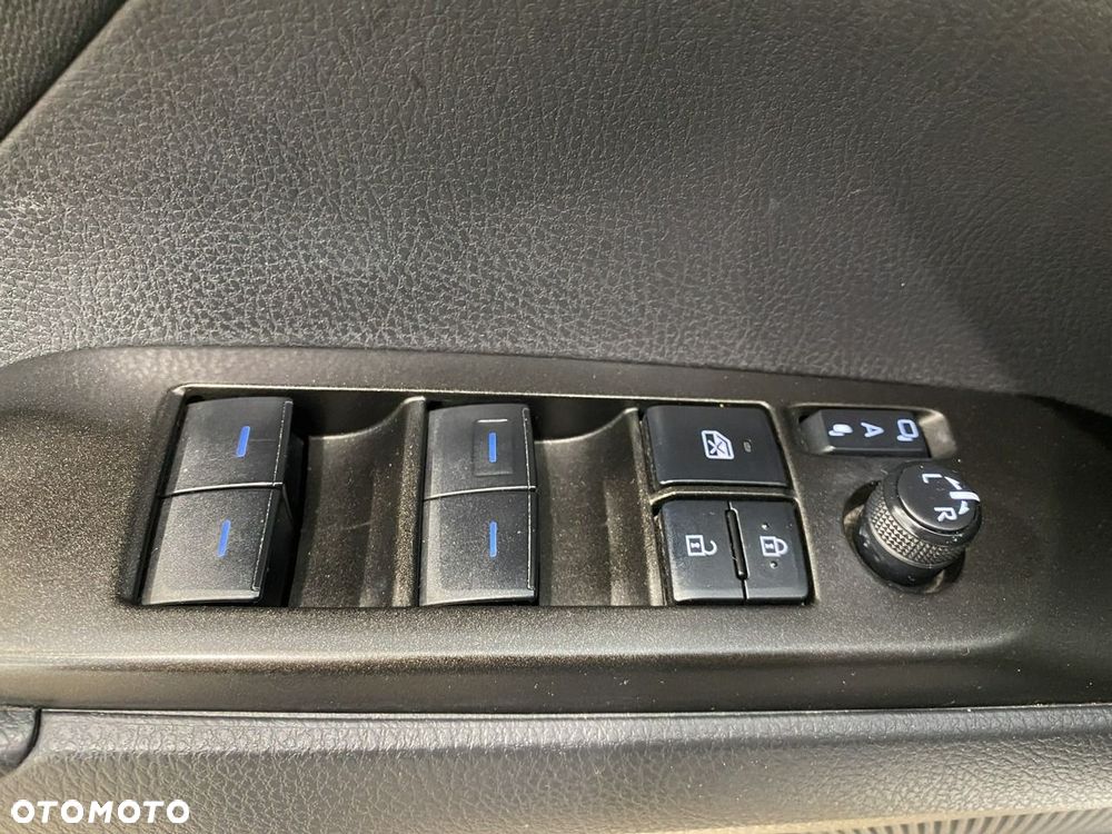 Toyota Camry - 14