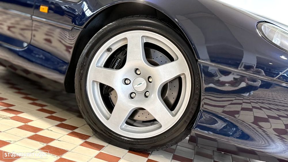 Aston Martin DB7 Vantage Coupé V12 - 13