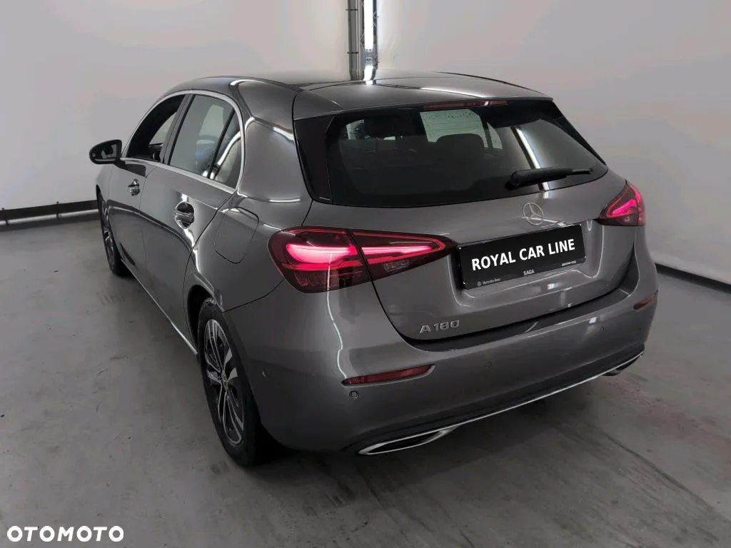Mercedes-Benz Klasa A 180 AMG Line 7G-DCT - 4