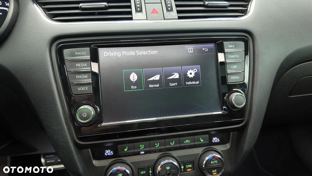 Skoda Octavia 2.0 TDI (Green tec) DSG RS - 36