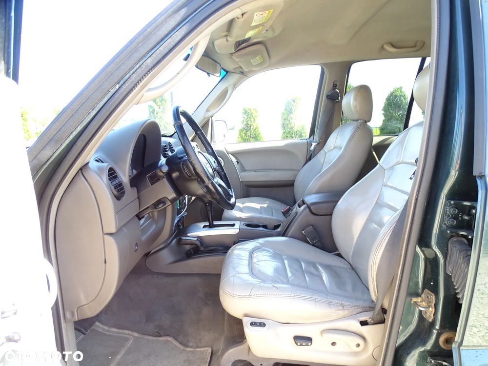 Jeep Liberty - 37