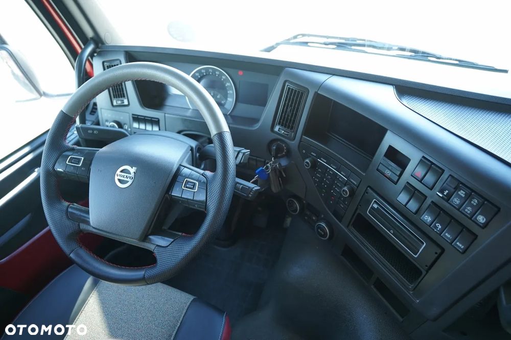 Volvo FMX 460 / 8x4 / WYWROTKA TYLNOZSYPOWA / HYDROKLAPA / I-SHIFT  / PLANDEKA  ELEKTRYCZNA  /  EURO 6 / - 31