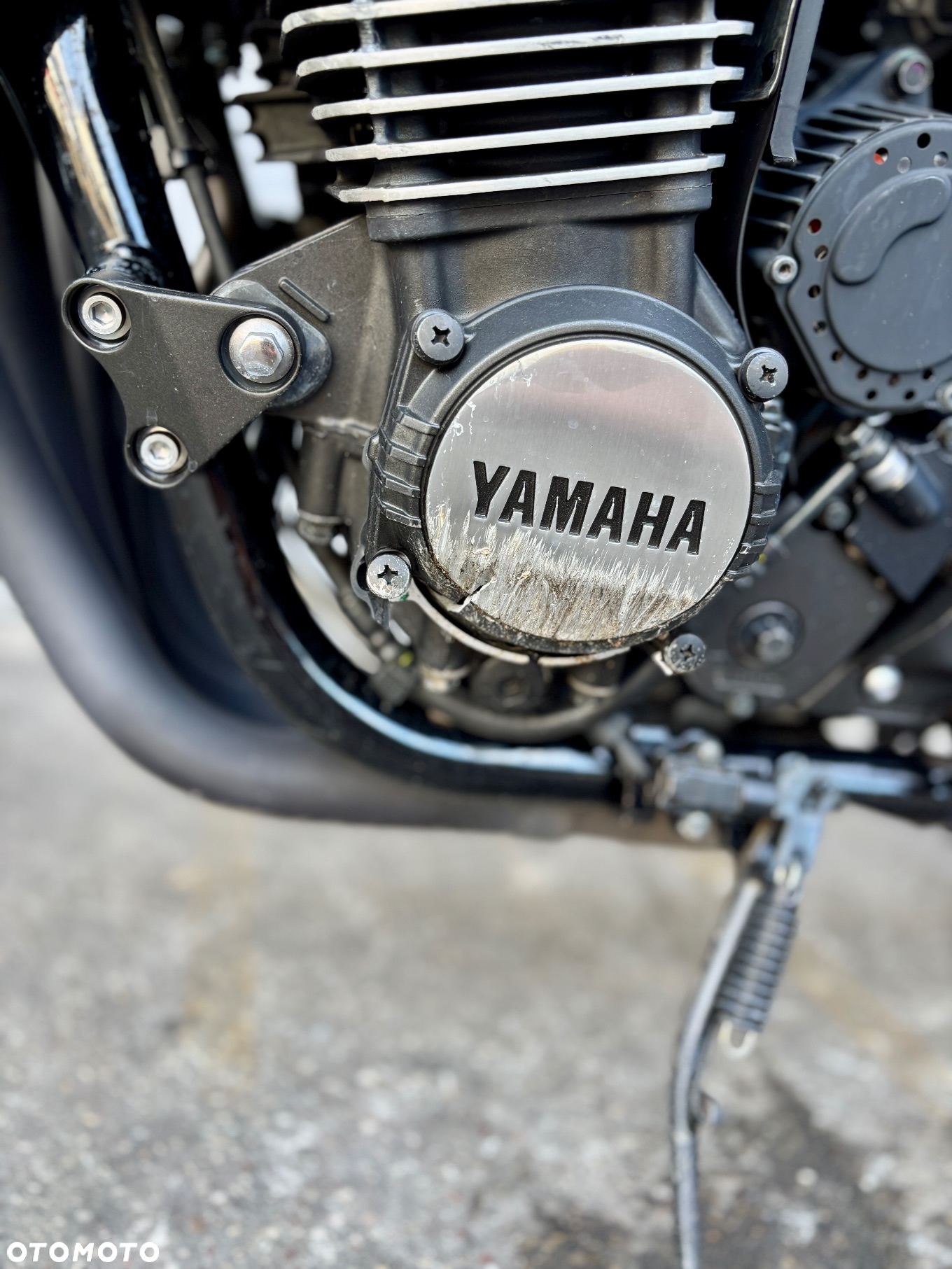 Yamaha XJR - 4
