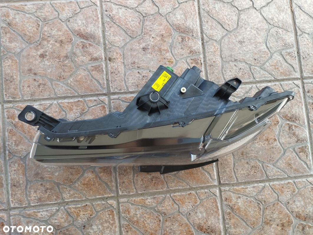 Lampa Xenon Nieskrętny Maserati Levante 670032327 670032328 NOWE ORYGINALNE - 11