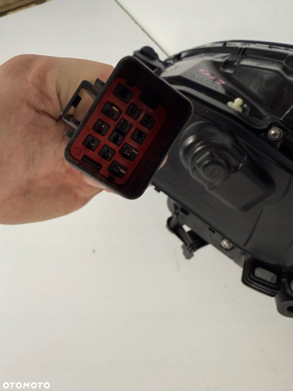 LAMPA PRZOD PRZEDNIA PRAWA VOLVO S60 II V60 I BI-XENON 31420674 CALA EUROPA - 9