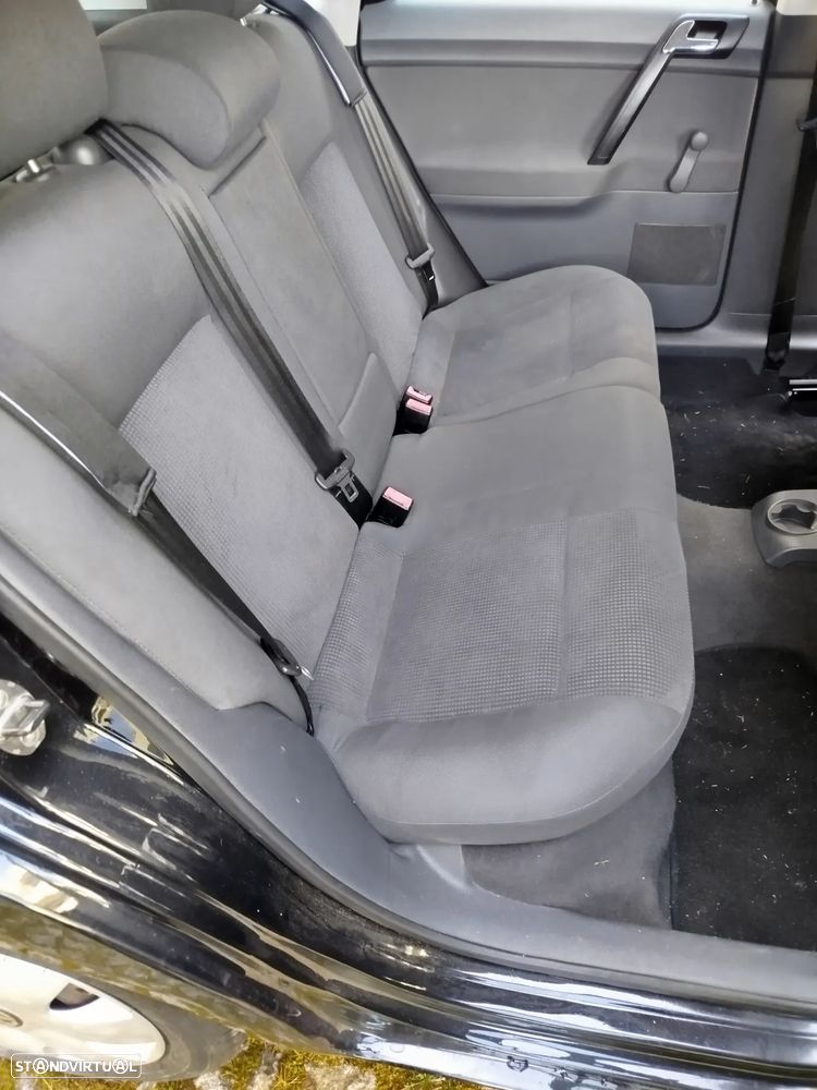 VW Polo 1.2 Confortline TA - 29