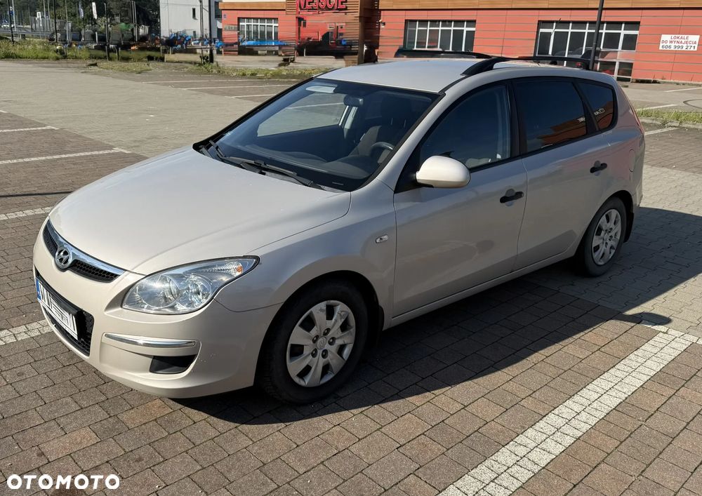 Hyundai i30 1.6 CRDi Classic + - 6