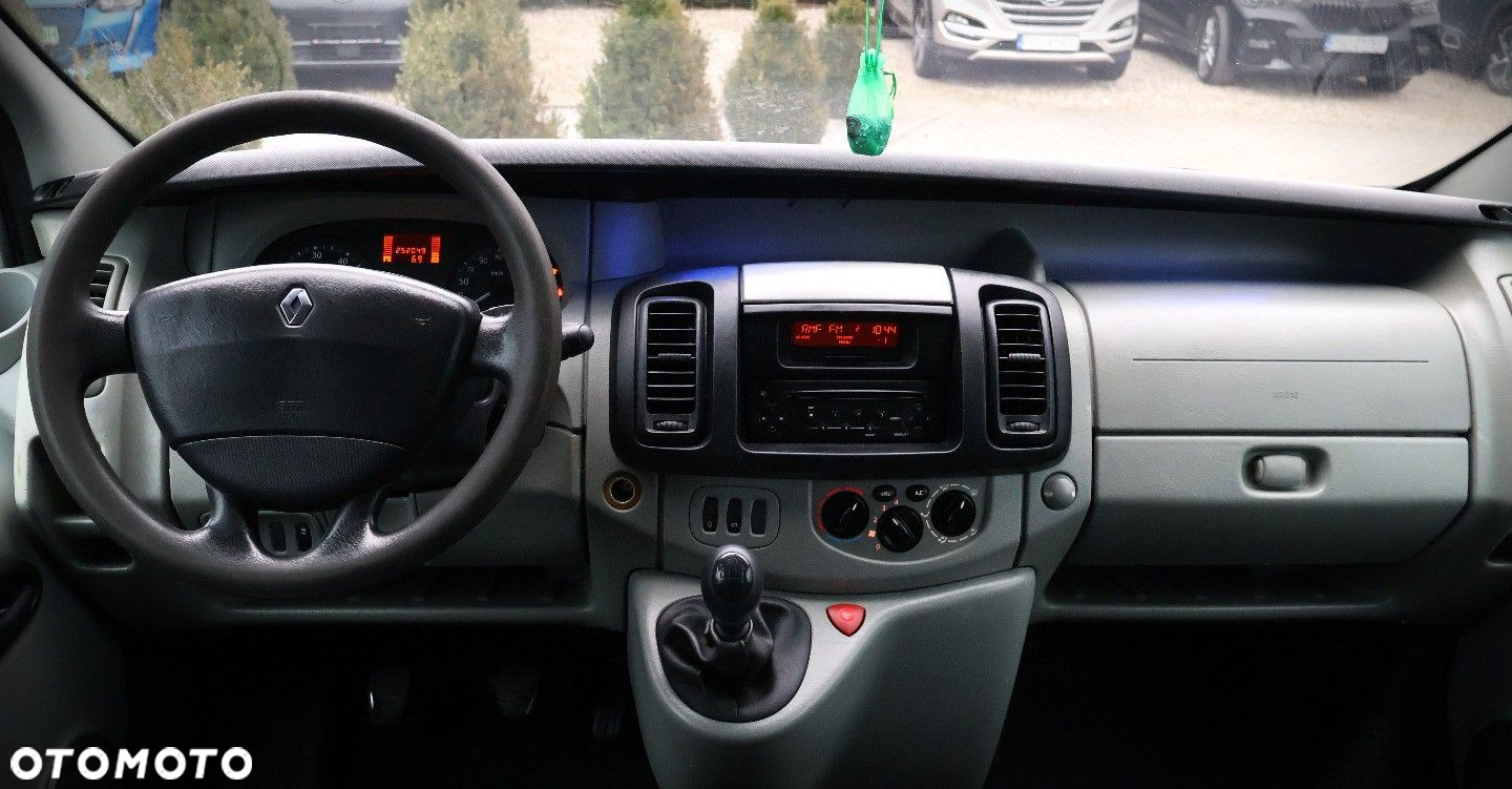 Renault Trafic - 13