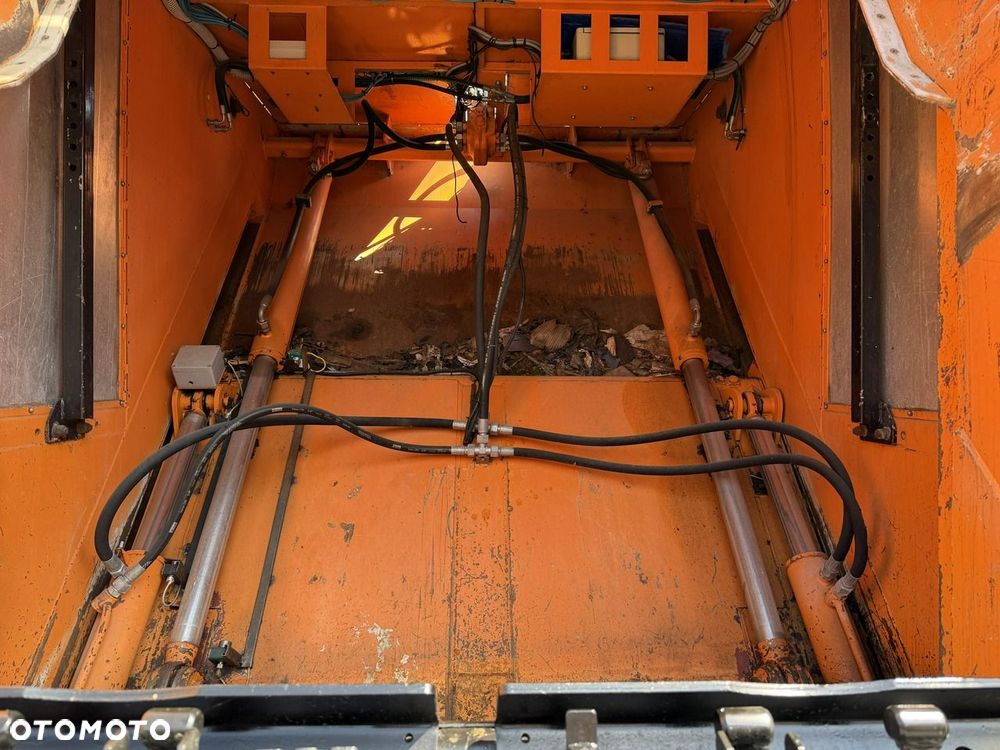 DAF LF 55.300 Śmieciarka Komunal Partner KP 16V Mały Przebieg - 23