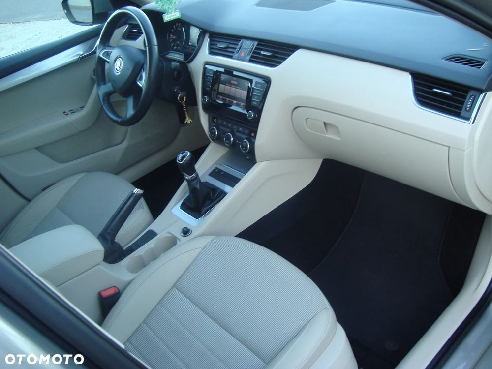 Skoda Octavia 1.6 TDI DPF Elegance - 18