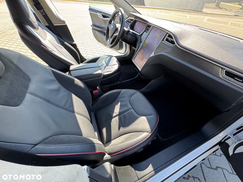 Tesla Model S Performance - 24