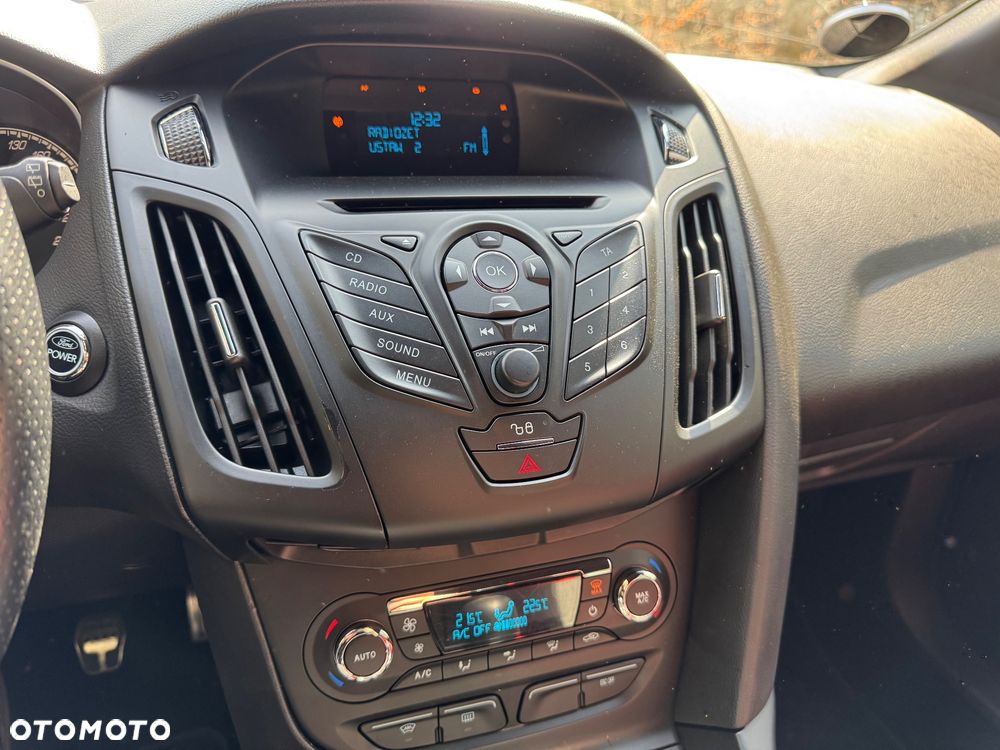 Ford Focus 2.0 EcoBoost ST mit Leder-Sport-Paket - 21