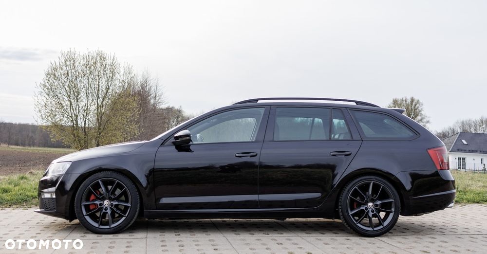 Skoda Octavia 2.0 TDI DSG RS - 33