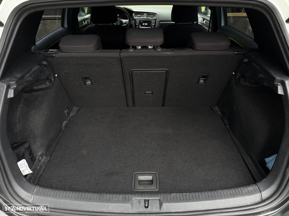 VW Golf GTI BlueMotion - 24