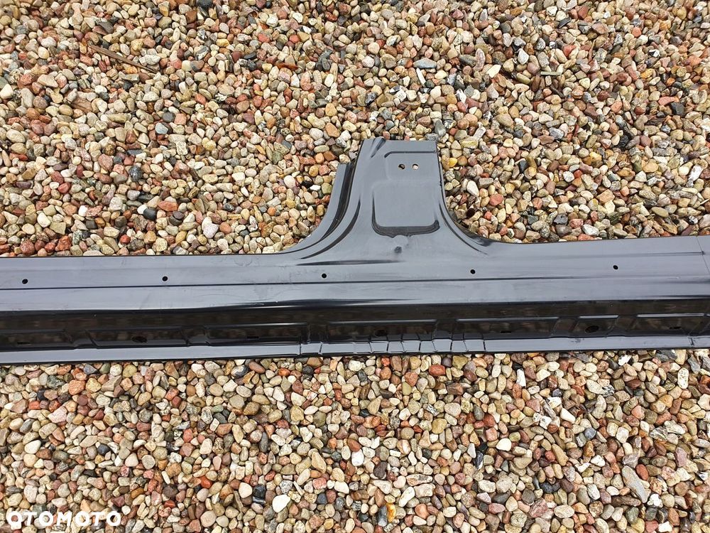 Próg poszycie lewe Mitsubishi Grandis rok 03-11 - 4