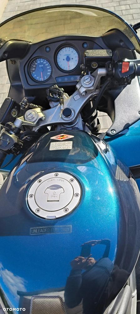 Honda VFR - 4