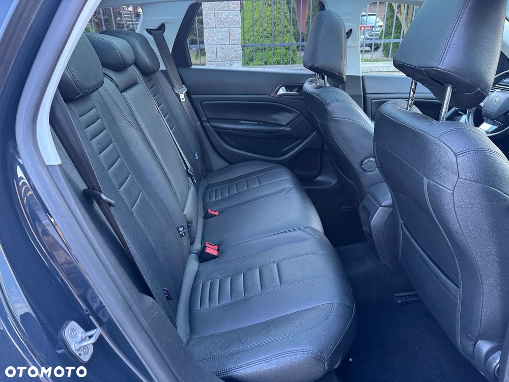 Peugeot 308 1.5 BlueHDi Allure S&S - 16