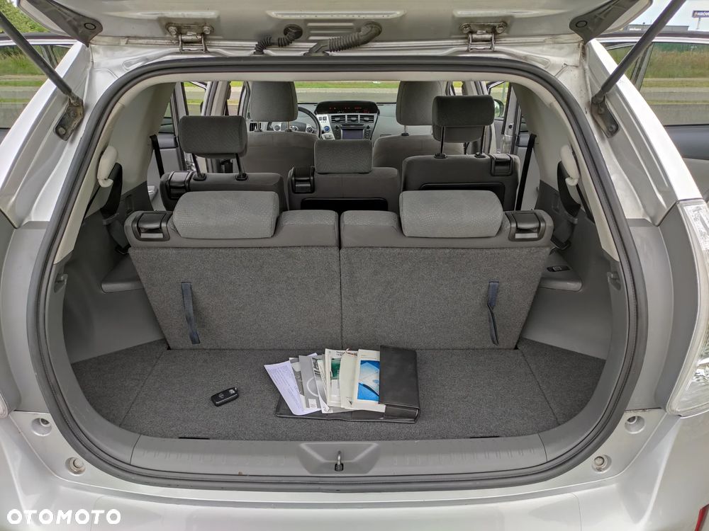 Toyota Prius+ (Hybrid) Life - 14