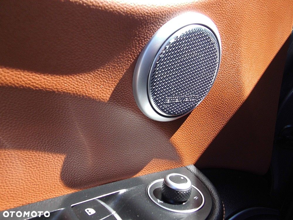 Alfa Romeo Giulia 2.2 AT8 Business - 26