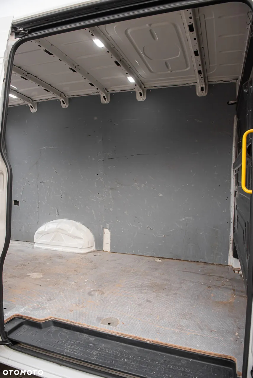 Volkswagen Crafter 35 TDI Autm VA Plus Trendline - 30