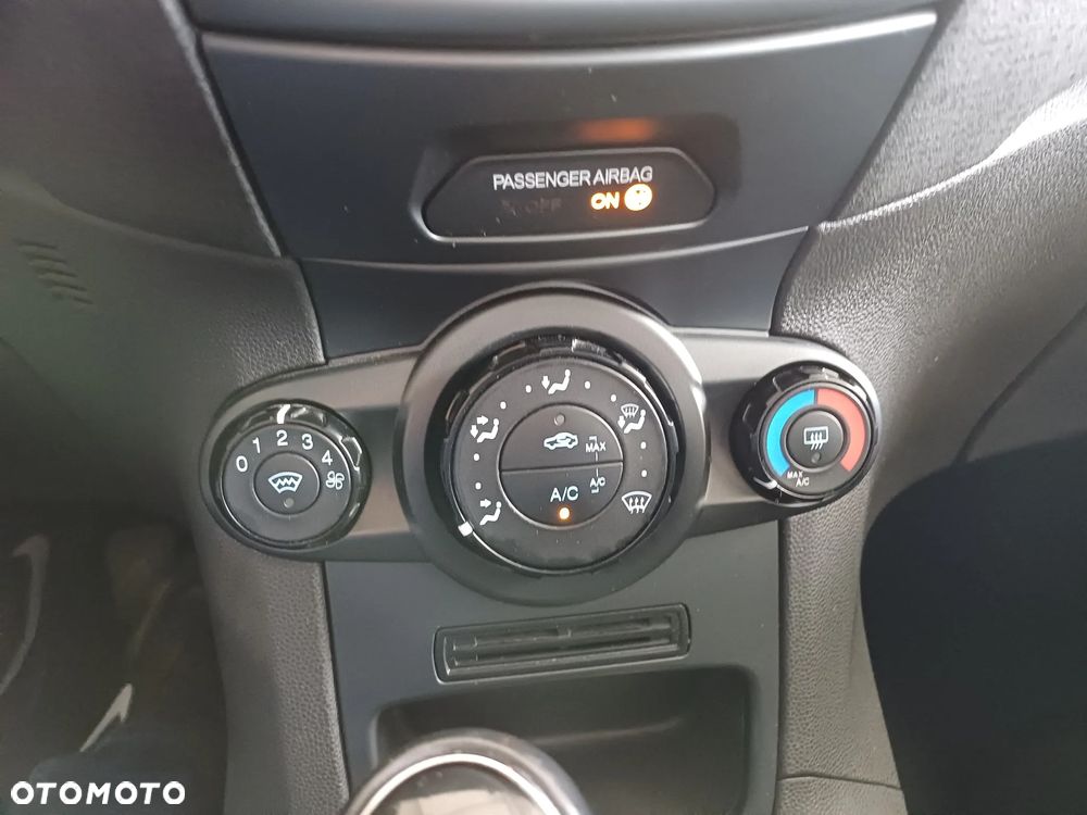Ford Fiesta 1.25 Ambiente EU5 - 19