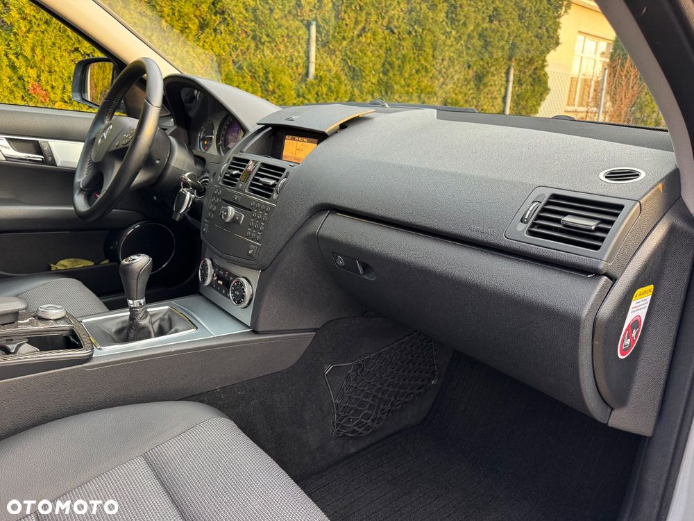 Mercedes-Benz Klasa C 180 Kompressor Avantgarde - 22