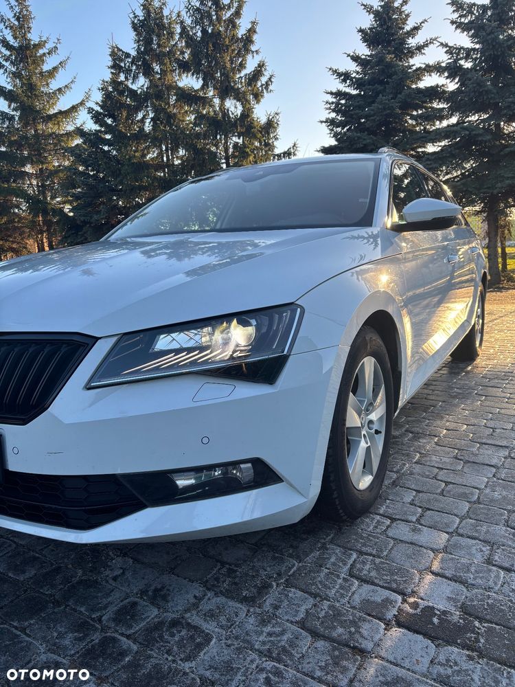 Skoda Superb 2.0 TDI DSG Style - 20
