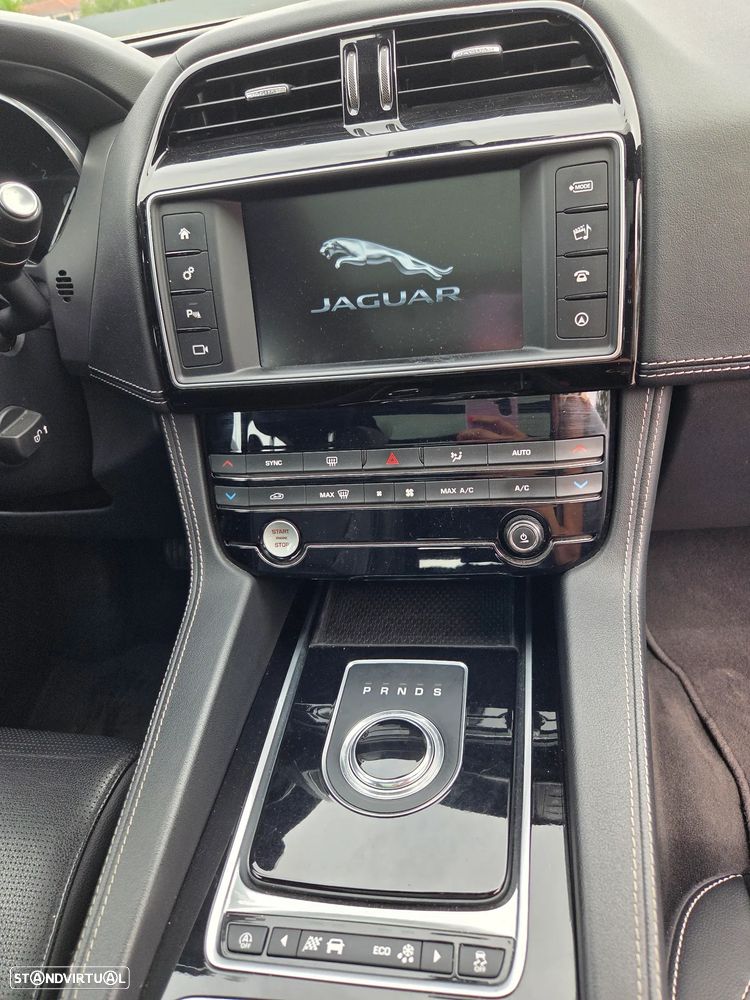 Jaguar F-Pace 2.0 i4D R-Sport Aut. - 12