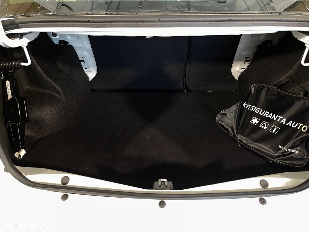 Dacia Logan 1.5 Blue dCi Laureate - 11