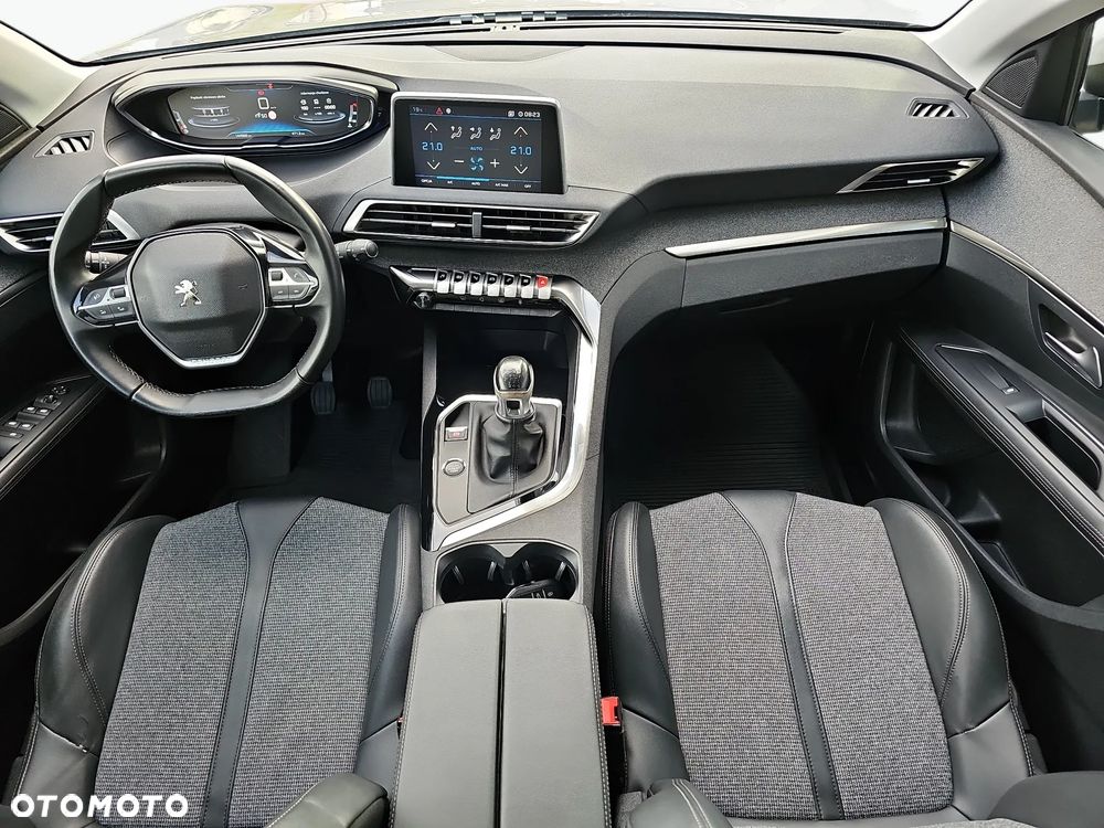 Peugeot 3008 1.2 PureTech Allure S&S - 5