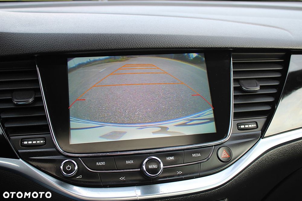 Opel Astra 1.6 T GPF Dynamic S&S - 24