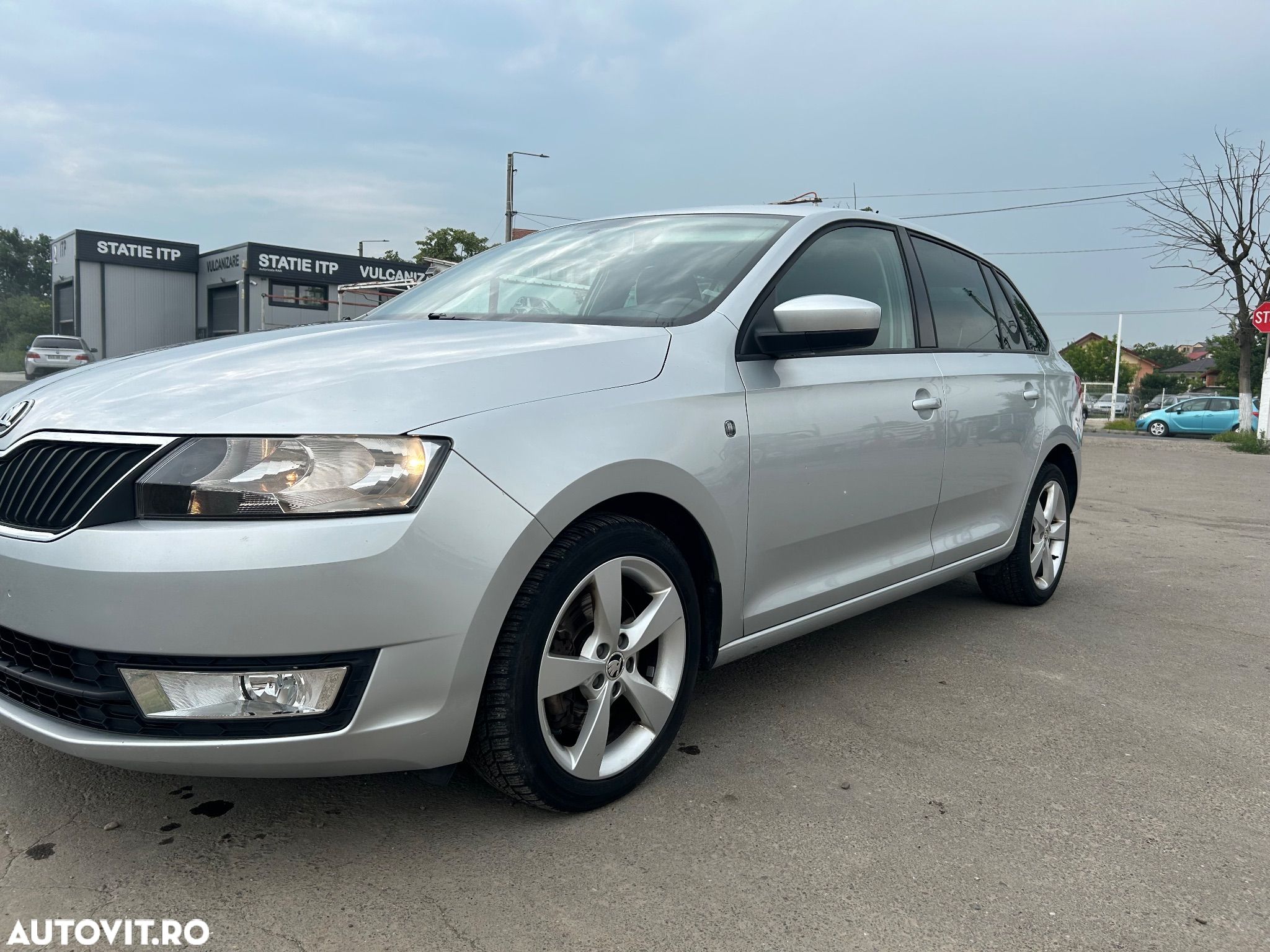Skoda RAPID 1.6 TDI DSG Ambition - 1