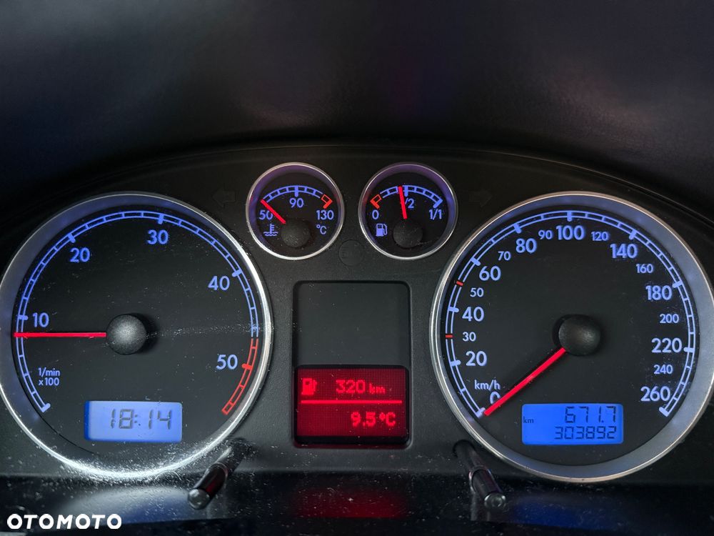 Volkswagen Passat 1.9 TDI Comfortline - 24
