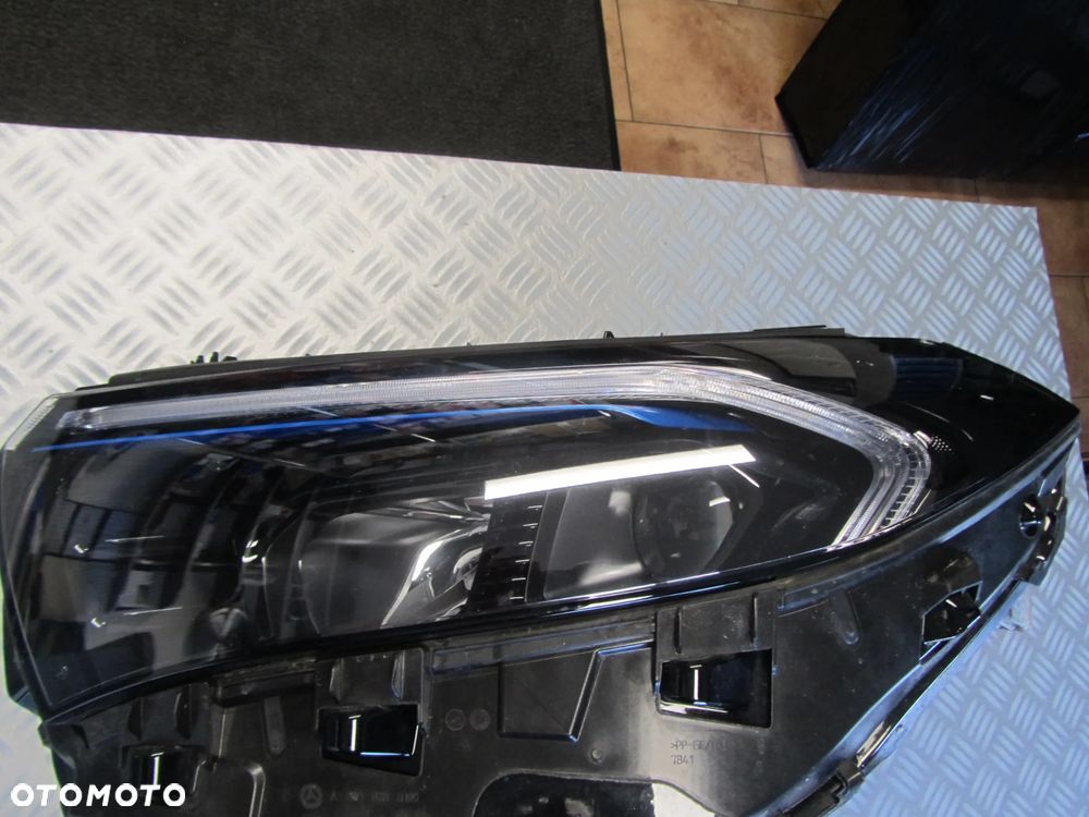 LAMPA 2439068900 - 9