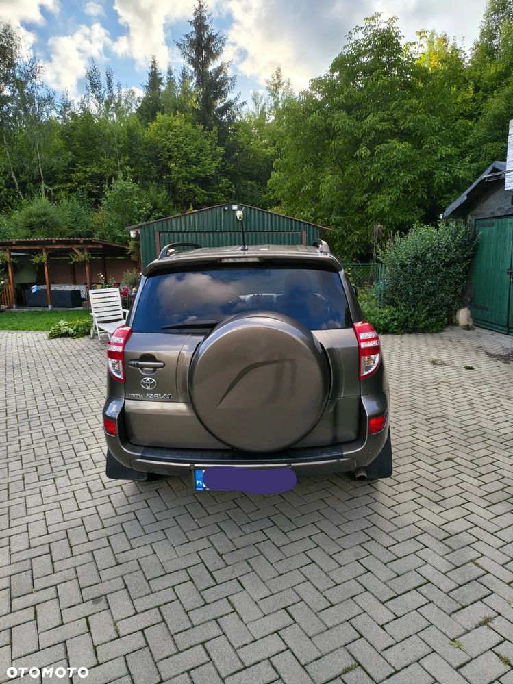 Toyota RAV4 - 6