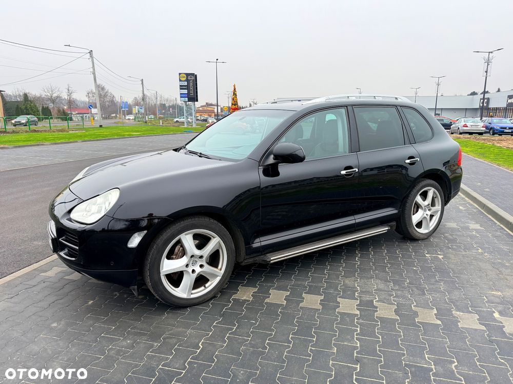 Porsche Cayenne - 2