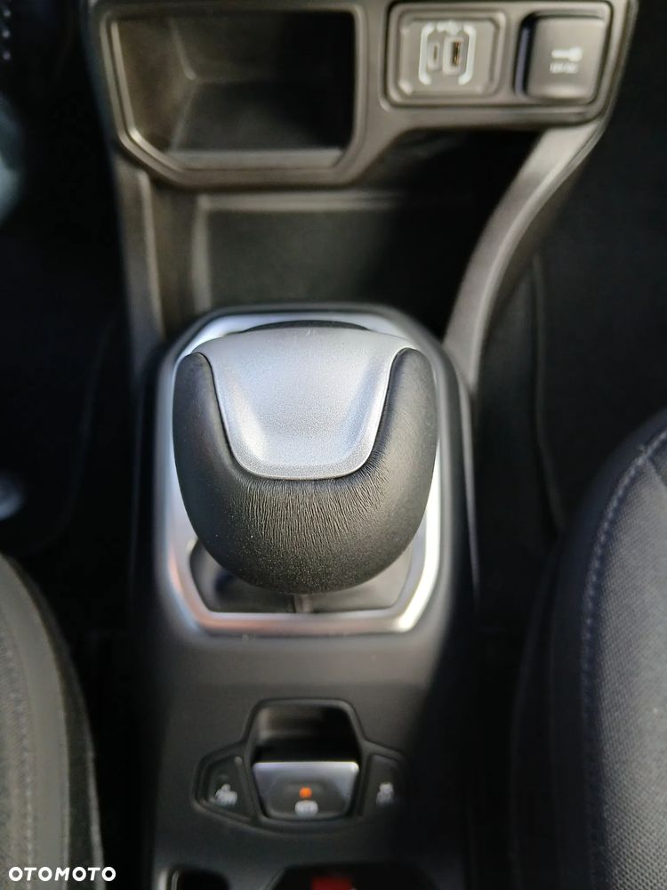Jeep Renegade 1.5 T4 mHEV Altitude FWD S&S DCT - 25