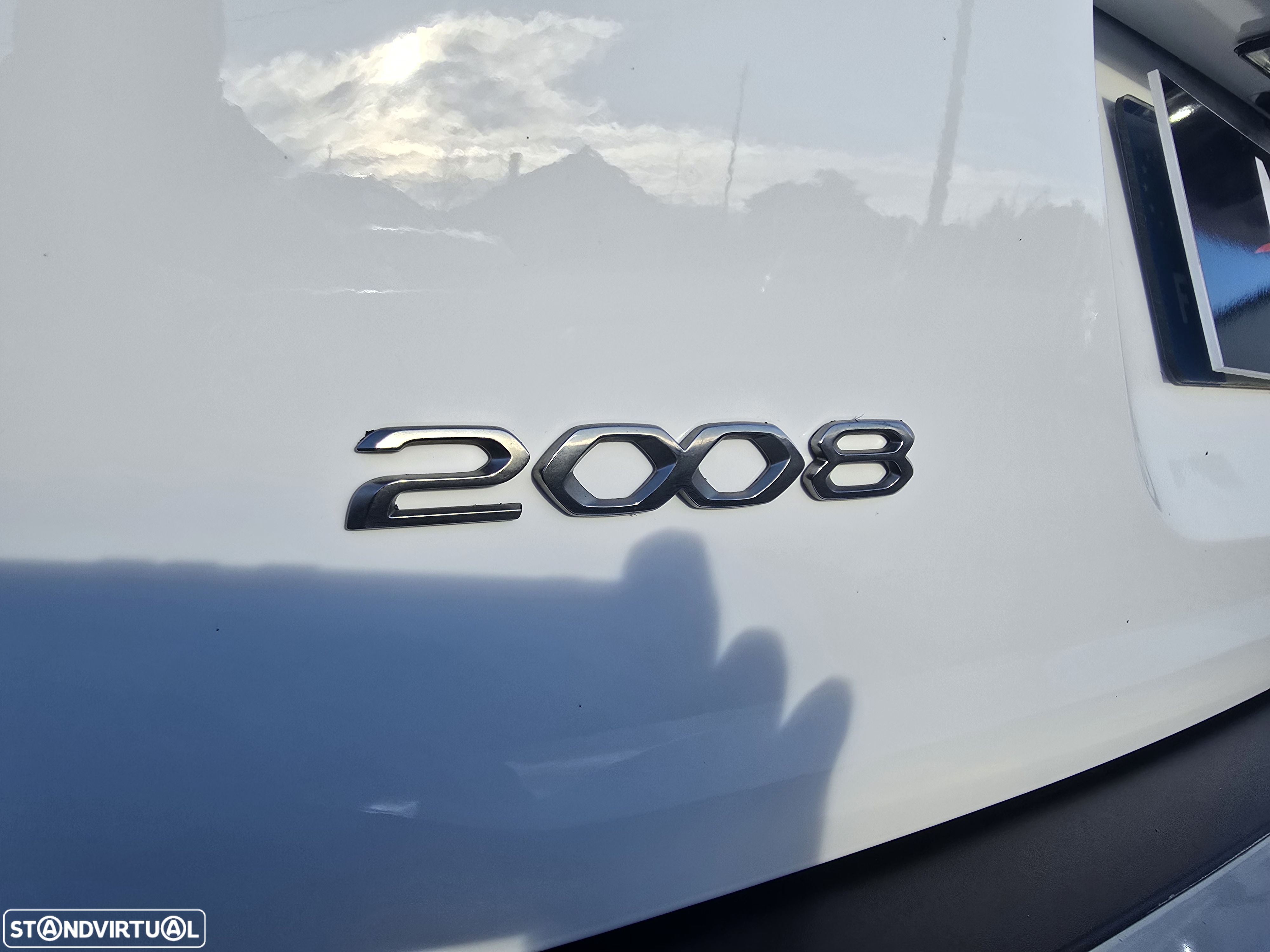 Peugeot 2008 1.5 BlueHDi Allure EAT8 - 12