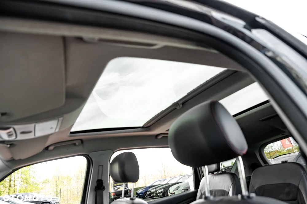 Ford S-Max 2.5 Titanium - 29