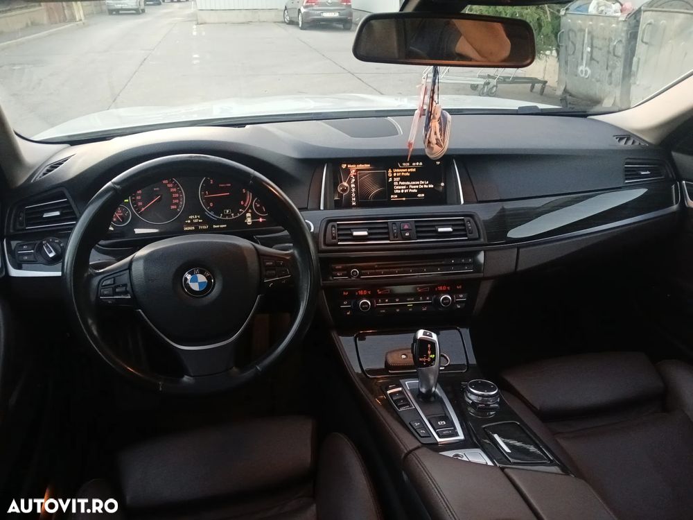 BMW Seria 5 520d Aut. Luxury Line - 12