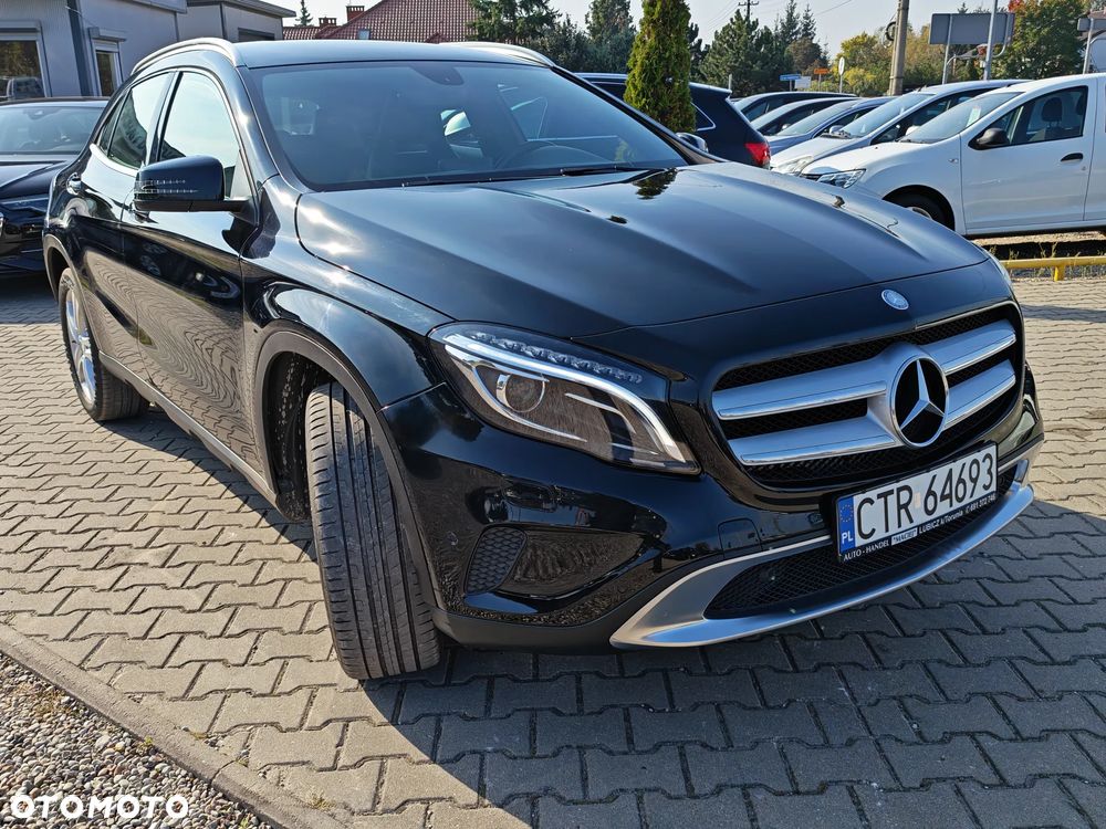 Mercedes-Benz GLA - 12