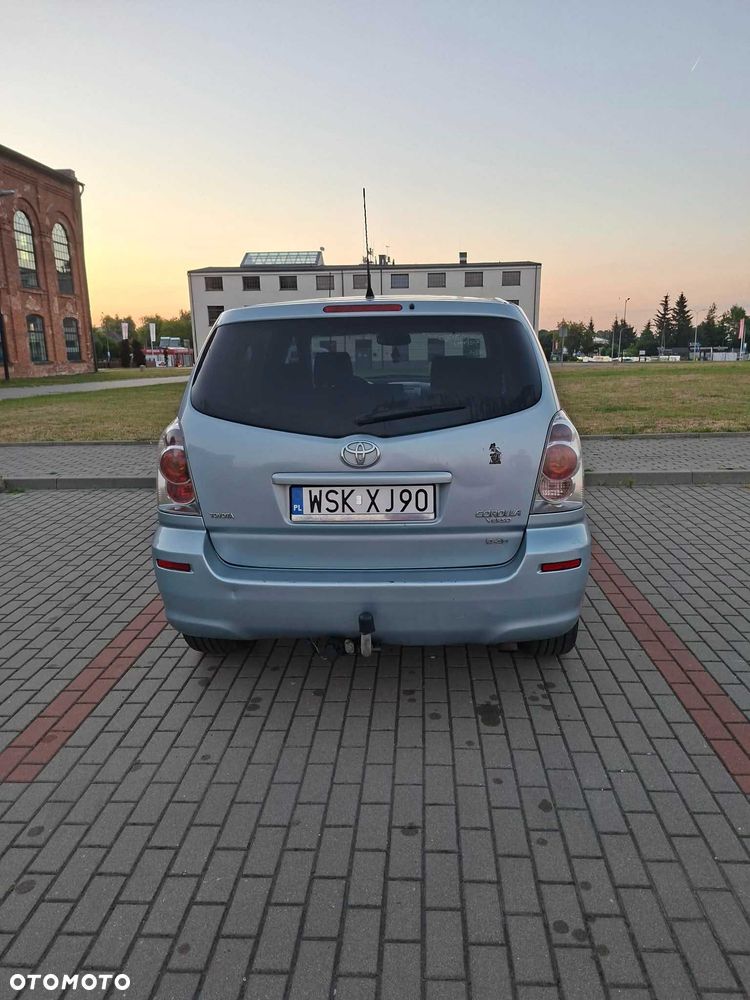 Toyota Corolla Verso - 4
