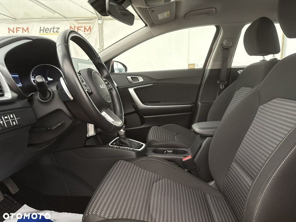 Kia Ceed - 13