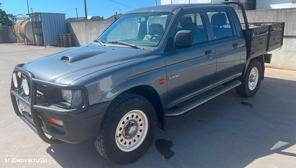 Mitsubishi L200 (K74TZNDFL6) - 2