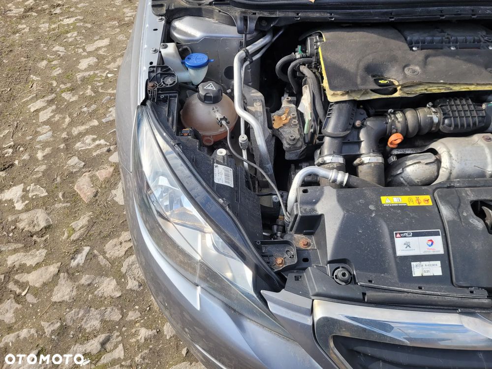 Peugeot 308 BlueHDi FAP 120 Stop & Start Allure - 19