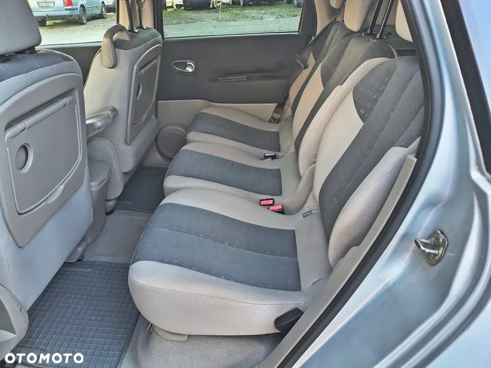 Renault Scenic 1.6 16V Confort Authentique - 8