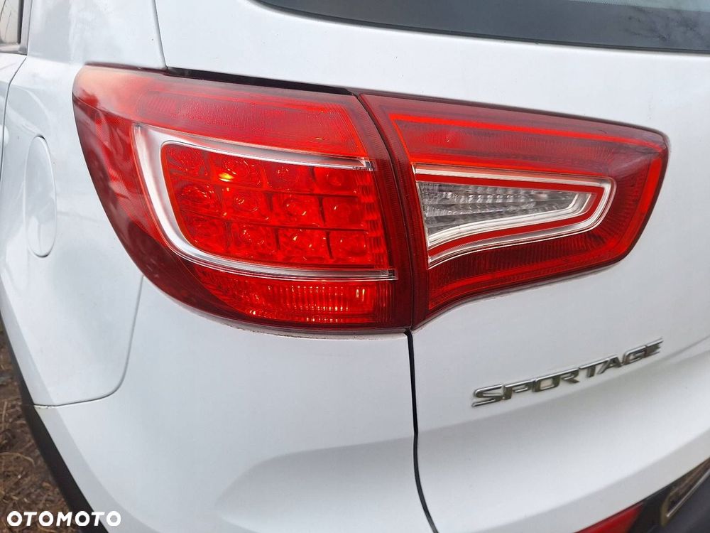 KOMPLETNY TYŁ KLAPA ZDERZAK LAMPY KIA SPORTAGE III 10-14r LAK: WD - 6