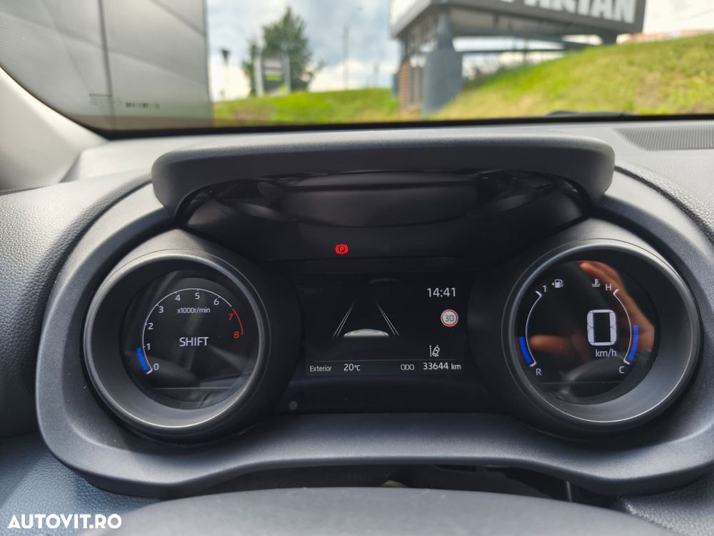 Toyota Yaris 1.5 L Active - 8
