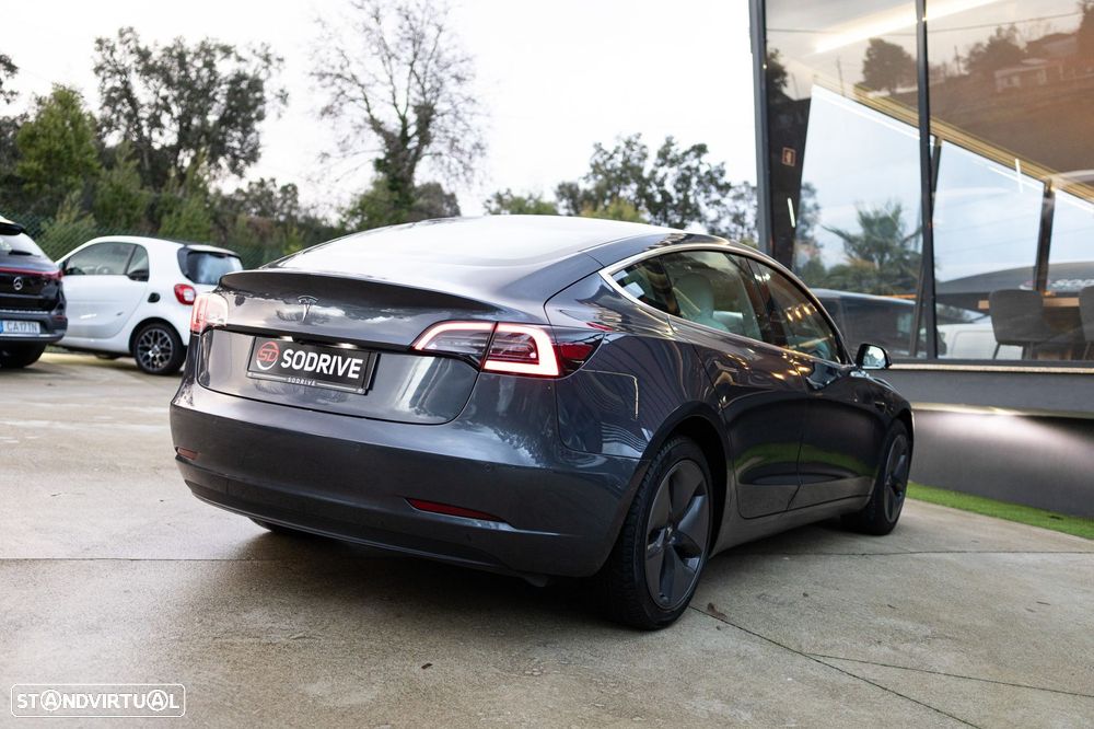 Tesla Model 3 Long-Range Dual Motor AWD - 4